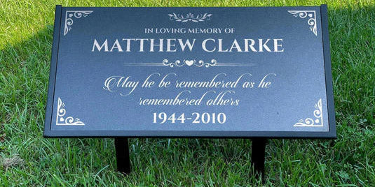 HEADSTONE WITH STAND