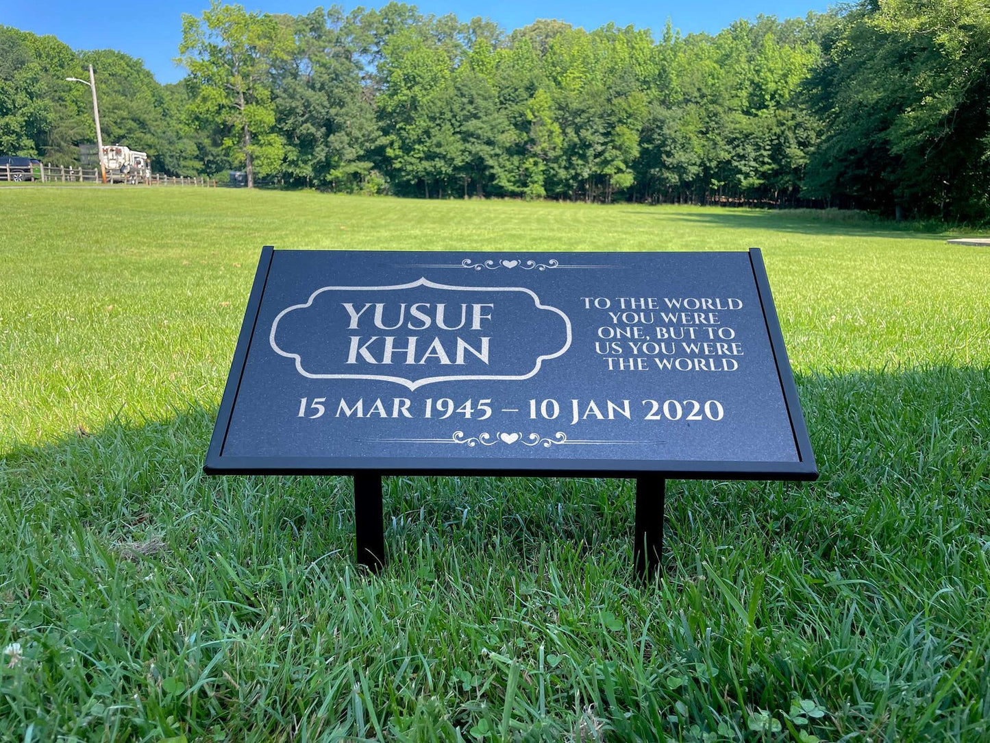 Islamic Black Granite Headstone – Personalized 12x6 & 24x12 Muslim Memorial Grave Marker with Metal Stand